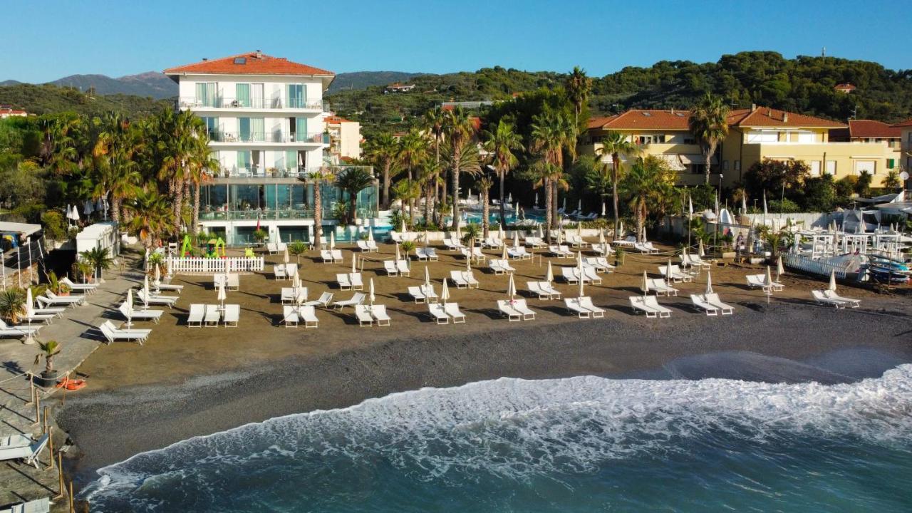 Hotel Caravelle Thalasso & Wellness Diano Marina Exterior photo