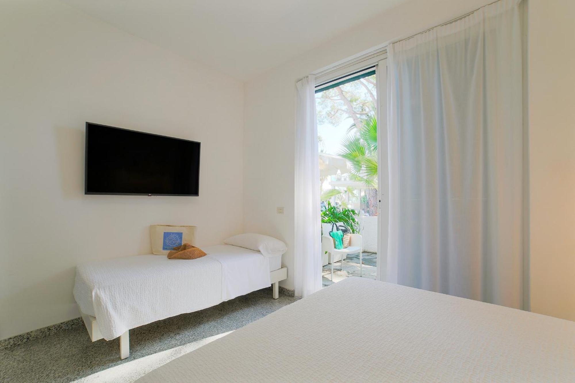 Hotel Caravelle Thalasso & Wellness Diano Marina Room photo