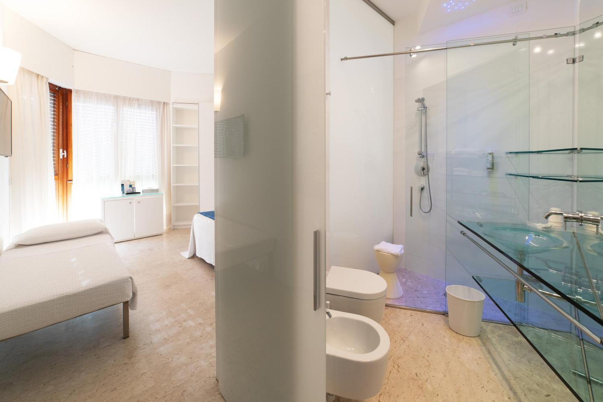Hotel Caravelle Thalasso & Wellness Diano Marina Exterior photo